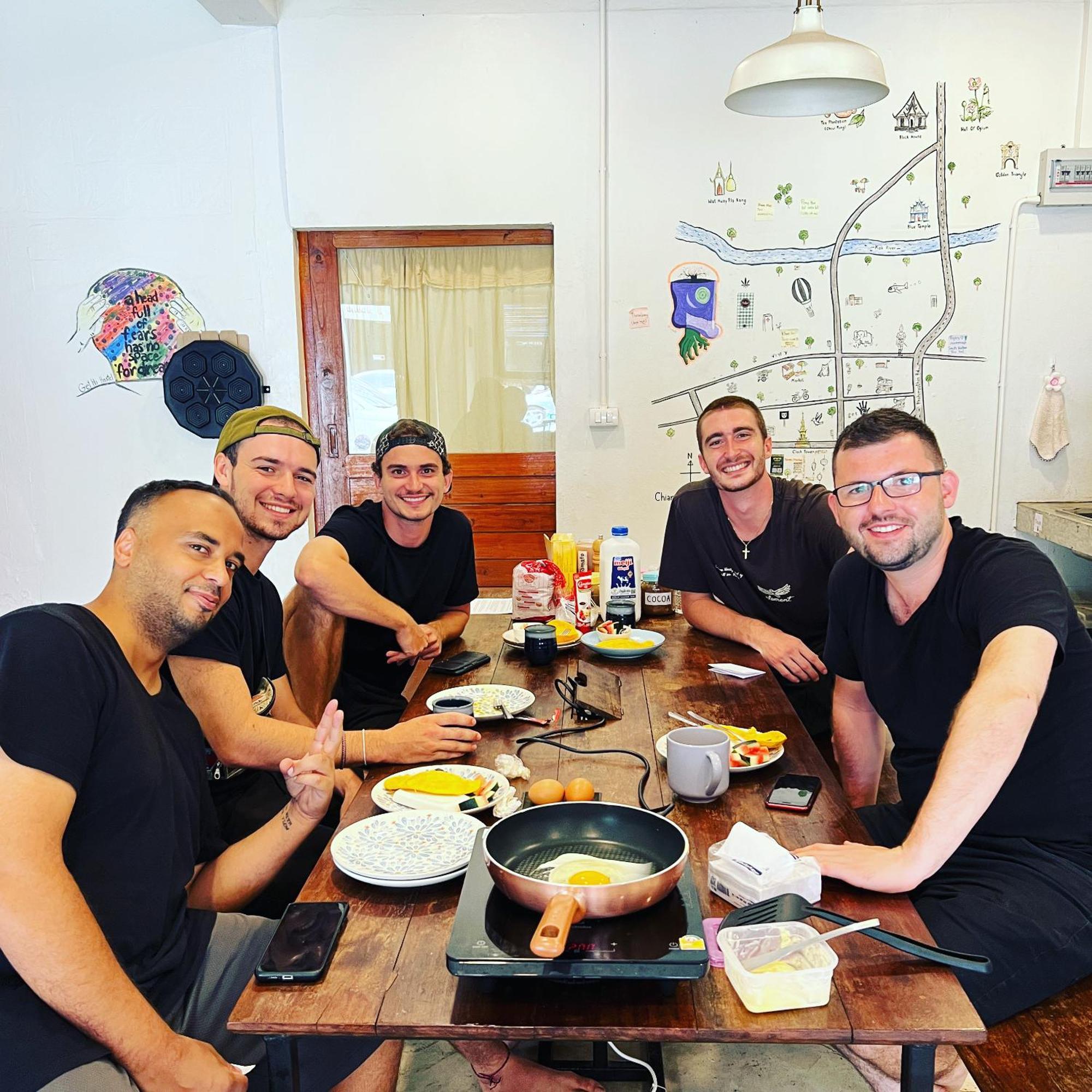 Together Backpackers Hostel Чианг Рай Екстериор снимка